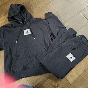 Youth Jordan black Sweatoutfit